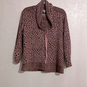 Women’s Small Energe World Wear Pink Pullover with Lepard Print!